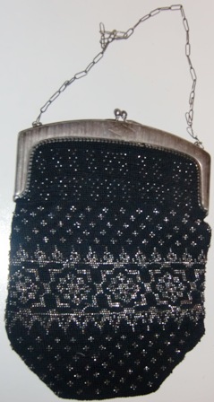 xxM53M Knitted Purse In Silver and black x